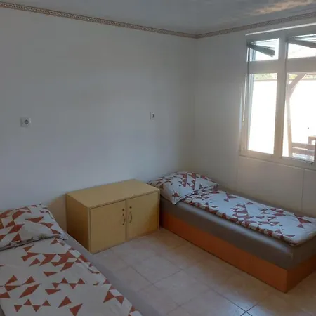Alexandra Vendeghaz Guest house *
