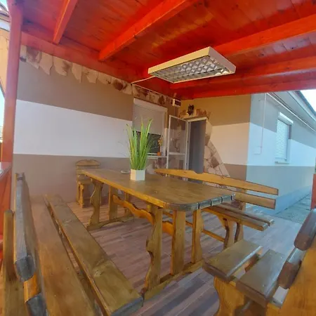Casa de hóspedes Alexandra Tiszaújváros